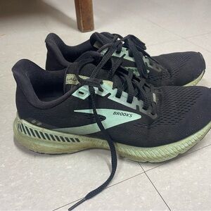 Brooks Women's Black and Mint Athletic Shoes